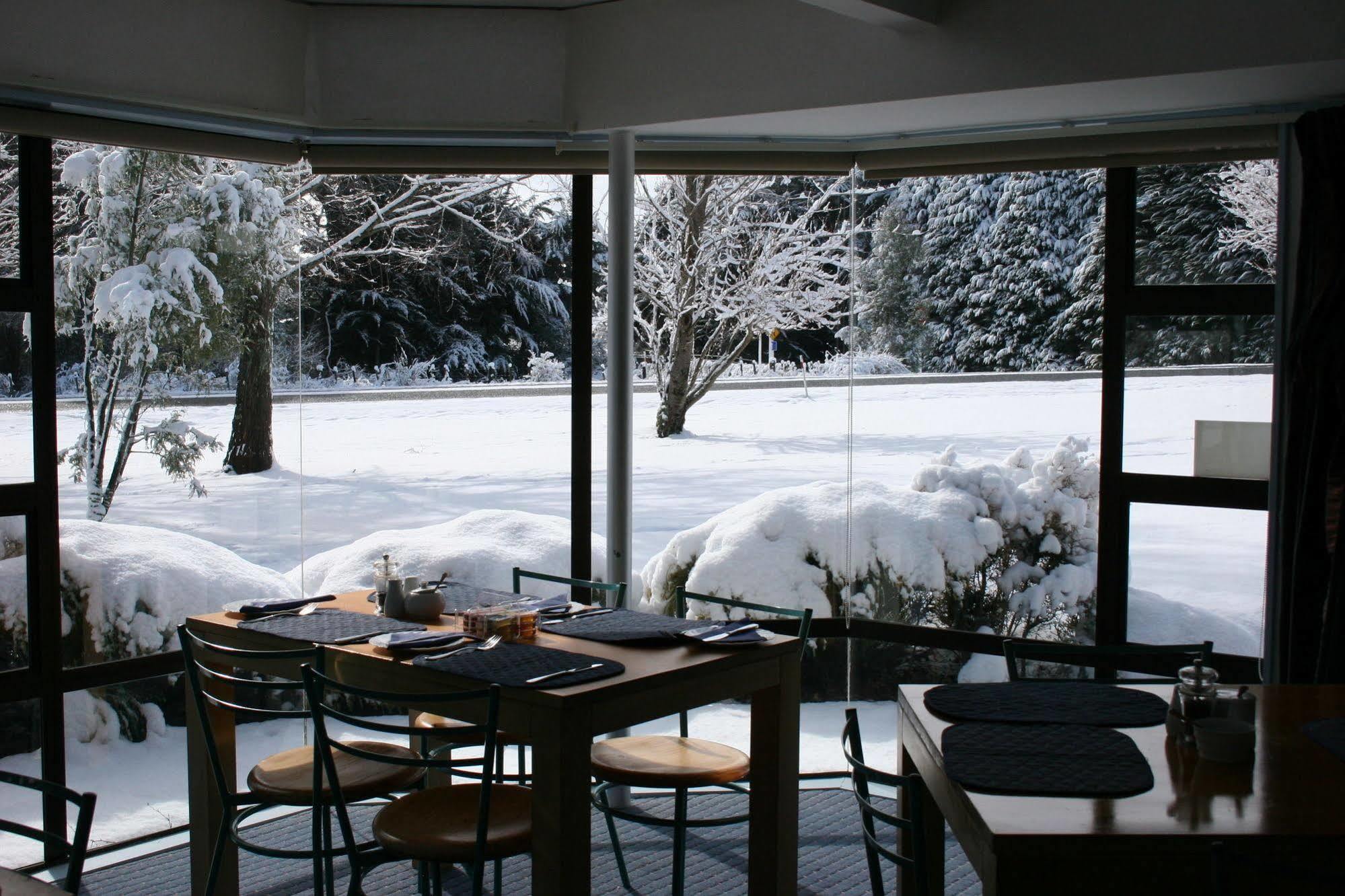 Tussock Grove Hotel Ohakune Exterior photo