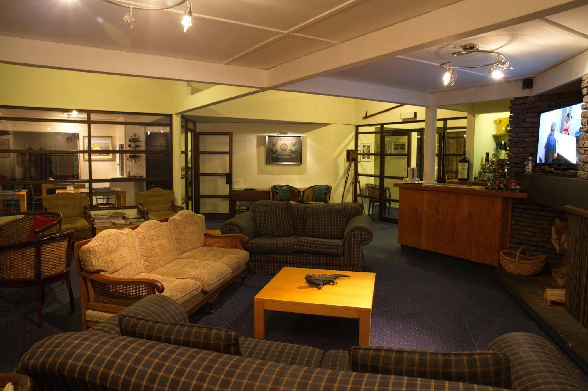 Tussock Grove Hotel Ohakune Exterior photo